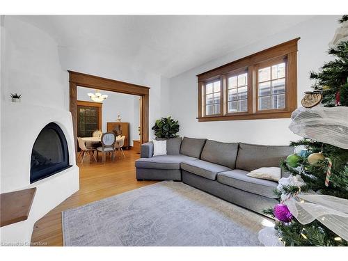 23 Groff Street, Simcoe, ON - Indoor Photo Showing Living Room