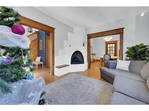 23 Groff Street, Simcoe, ON - Indoor Photo Showing Living Room