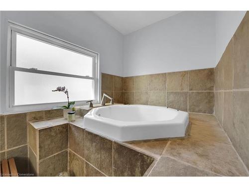 23 Groff Street, Simcoe, ON - Indoor Photo Showing Bathroom