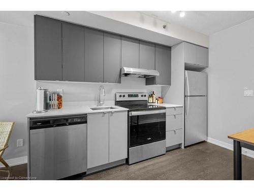 B602-3200 Dakota Common, Burlington, ON - Indoor Photo Showing Kitchen