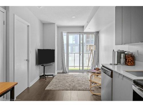 B602-3200 Dakota Common, Burlington, ON - Indoor Photo Showing Kitchen With Upgraded Kitchen