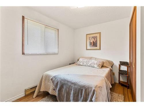 1010 Well Street, Wilberforce, ON - Indoor Photo Showing Bedroom