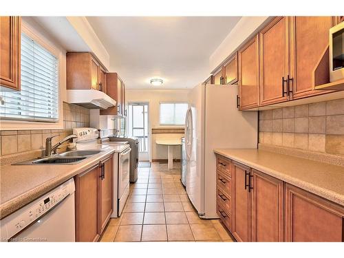 2-1476 Barton Street E, Hamilton, ON - Indoor Photo Showing Kitchen With Double Sink