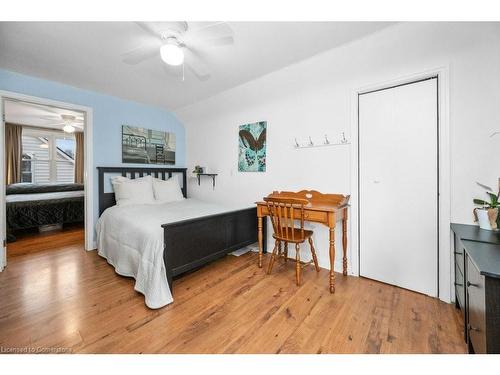 678 Brighton Avenue, Hamilton, ON - Indoor Photo Showing Bedroom