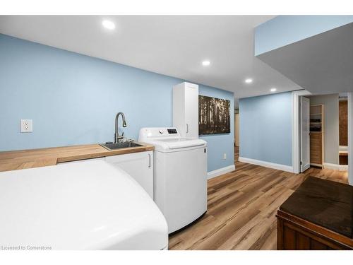 678 Brighton Avenue, Hamilton, ON - Indoor Photo Showing Laundry Room