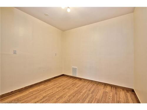 1476 Barton Street E, Hamilton, ON - Indoor Photo Showing Other Room