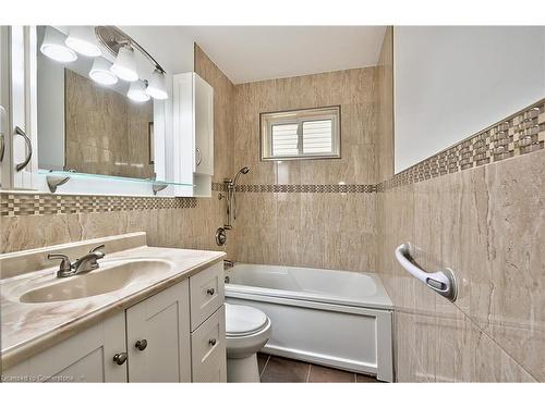 1476 Barton Street E, Hamilton, ON - Indoor Photo Showing Bathroom