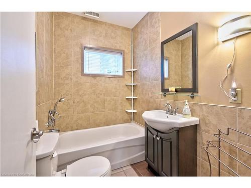 1476 Barton Street E, Hamilton, ON - Indoor Photo Showing Bathroom