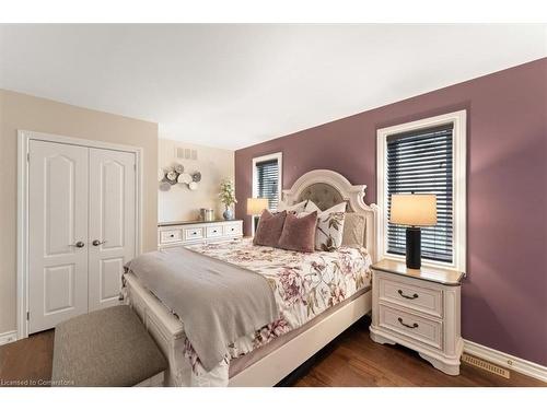 243 Crestwood Street, Ancaster, ON - Indoor Photo Showing Bedroom