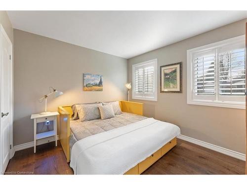 243 Crestwood Street, Ancaster, ON - Indoor Photo Showing Bedroom