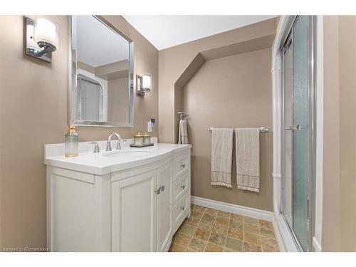 243 Crestwood Street, Ancaster, ON - Indoor Photo Showing Bathroom