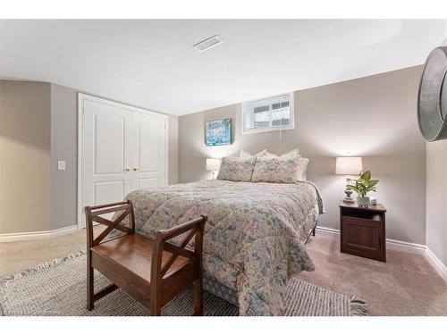 243 Crestwood Street, Ancaster, ON - Indoor Photo Showing Bedroom