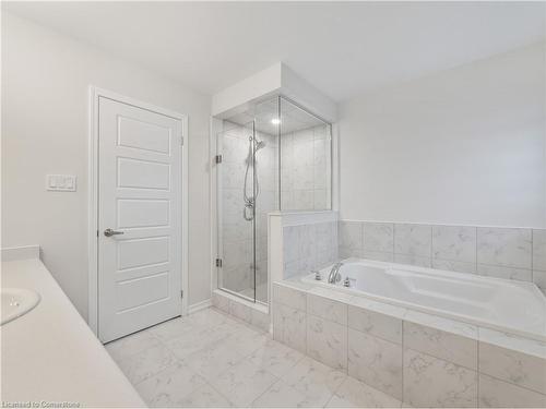 139 Munro Circle, Brantford, ON - Indoor Photo Showing Bathroom