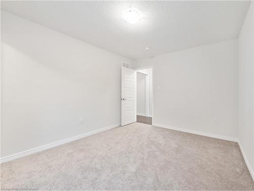 139 Munro Circle, Brantford, ON - Indoor Photo Showing Other Room