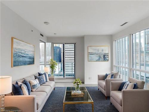 3011-70 Temperance Street Street, Toronto, ON - Indoor Photo Showing Living Room