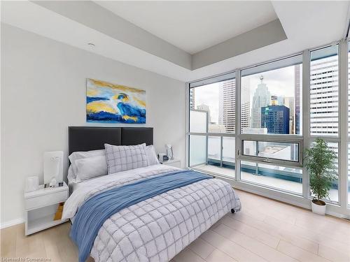 3011-70 Temperance Street Street, Toronto, ON - Indoor Photo Showing Bedroom