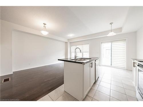 391 Athabasca Common, Oakville, ON - Indoor Photo Showing Kitchen With Double Sink