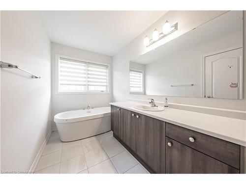 391 Athabasca Common, Oakville, ON - Indoor Photo Showing Bathroom