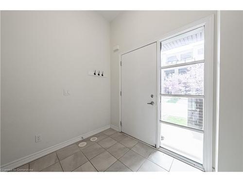 391 Athabasca Common, Oakville, ON - Indoor Photo Showing Other Room