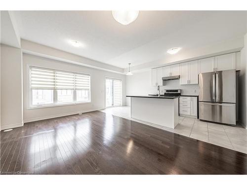 391 Athabasca Common, Oakville, ON - Indoor Photo Showing Kitchen