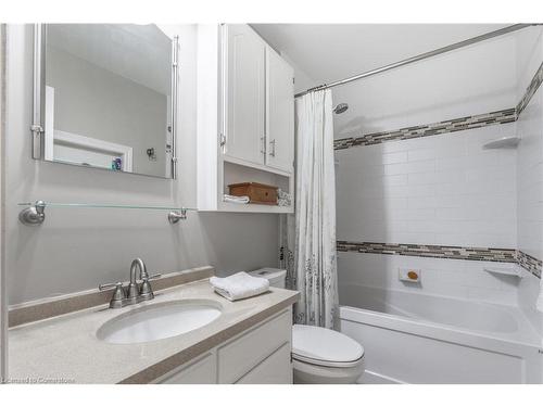 5283 Bromley Road, Burlington, ON - Indoor Photo Showing Bathroom