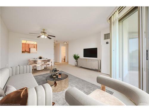 503-5090 Pinedale Avenue, Burlington, ON - Indoor Photo Showing Living Room