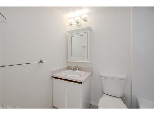 503-5090 Pinedale Avenue, Burlington, ON - Indoor Photo Showing Bathroom