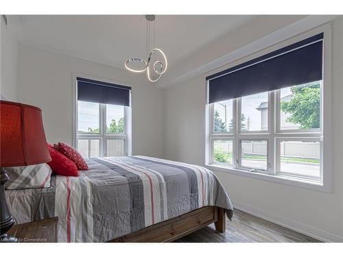 127-5317 Upper Middle Road, Burlington, ON - Indoor Photo Showing Bedroom