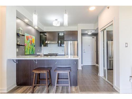 127-5317 Upper Middle Road, Burlington, ON - Indoor Photo Showing Kitchen With Upgraded Kitchen