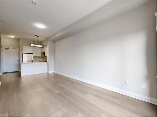 416-555 William Graham Drive Drive, Aurora, ON - Indoor Photo Showing Kitchen