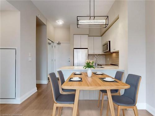 416-555 William Graham Drive Drive, Aurora, ON - Indoor Photo Showing Dining Room