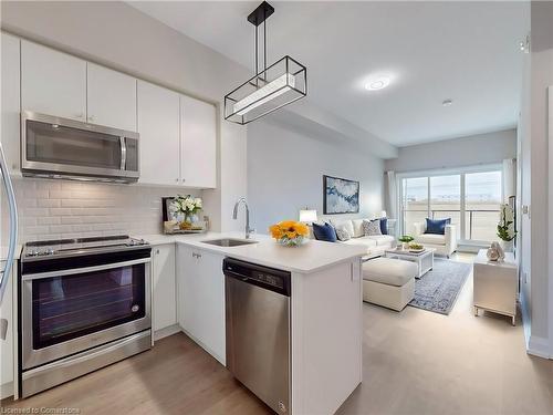 416-555 William Graham Drive Drive, Aurora, ON - Indoor Photo Showing Kitchen