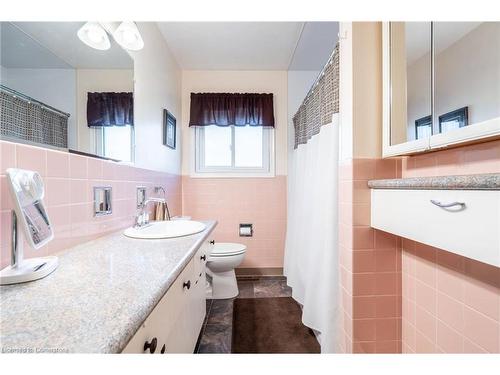 15 Colbeck Drive, Welland, ON - Indoor Photo Showing Bathroom