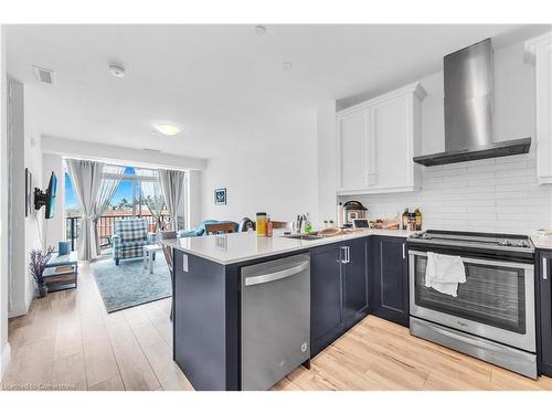 403-1 Redfern Avenue, Hamilton, ON - Indoor Photo Showing Kitchen With Upgraded Kitchen