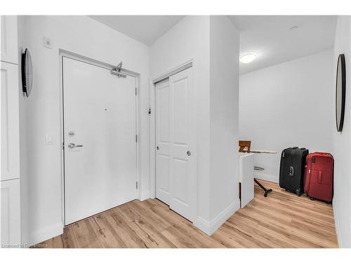 403-1 Redfern Avenue, Hamilton, ON - Indoor Photo Showing Other Room