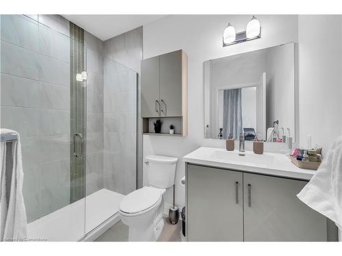 403-1 Redfern Avenue, Hamilton, ON - Indoor Photo Showing Bathroom