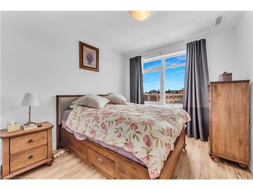 403-1 Redfern Avenue, Hamilton, ON - Indoor Photo Showing Bedroom