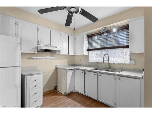 M-25 Bryna Avenue, Hamilton, ON - Indoor Photo Showing Kitchen With Double Sink