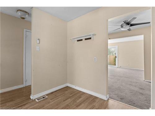 M-25 Bryna Avenue, Hamilton, ON - Indoor Photo Showing Other Room