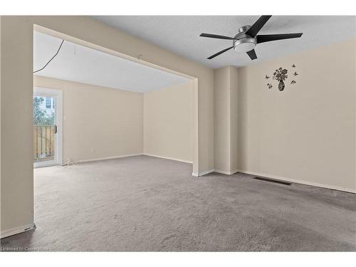 M-25 Bryna Avenue, Hamilton, ON - Indoor Photo Showing Other Room