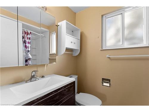 M-25 Bryna Avenue, Hamilton, ON - Indoor Photo Showing Bathroom