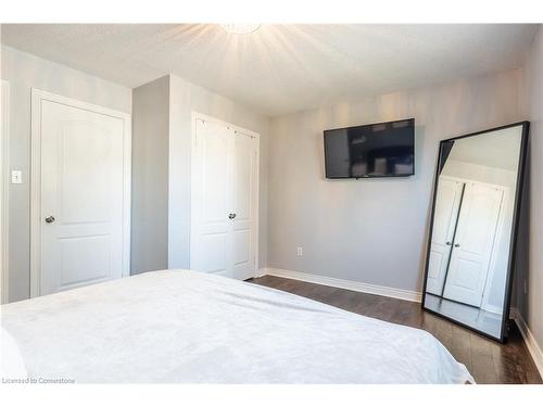 191 Williamson Drive, Caledonia, ON - Indoor Photo Showing Bedroom