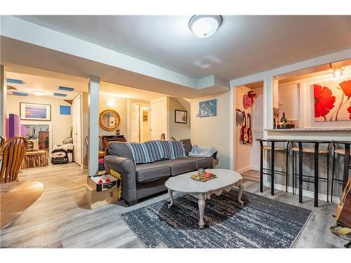 39 Morgan Road, Hamilton, ON - Indoor Photo Showing Living Room