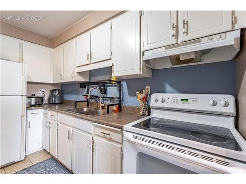 39 Morgan Road, Hamilton, ON - Indoor Photo Showing Kitchen With Double Sink