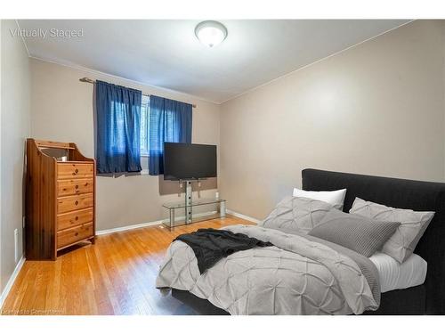 39 Morgan Road, Hamilton, ON - Indoor Photo Showing Bedroom