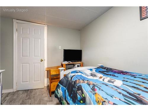 39 Morgan Road, Hamilton, ON - Indoor Photo Showing Bedroom