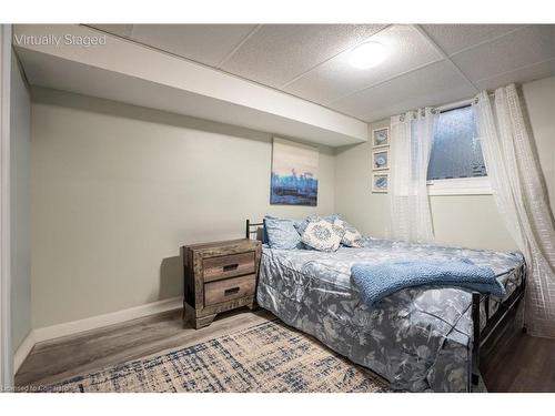 39 Morgan Road, Hamilton, ON - Indoor Photo Showing Bedroom