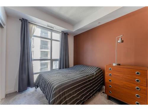 703-81 Robinson Street, Hamilton, ON - Indoor Photo Showing Bedroom