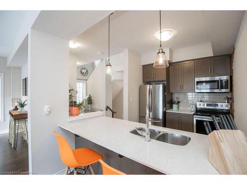 57-377 Glancaster Road, Ancaster, ON - Indoor Photo Showing Kitchen With Stainless Steel Kitchen With Double Sink With Upgraded Kitchen