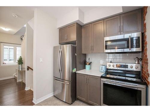 57-377 Glancaster Road, Ancaster, ON - Indoor Photo Showing Kitchen With Stainless Steel Kitchen